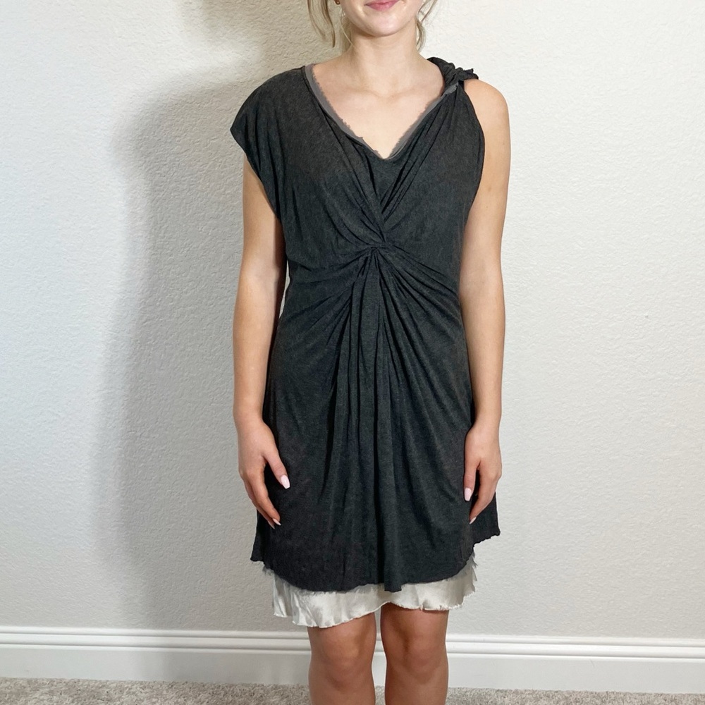 🔥 Anthropologie Dolan gray jersey dress twist shoulder Medium